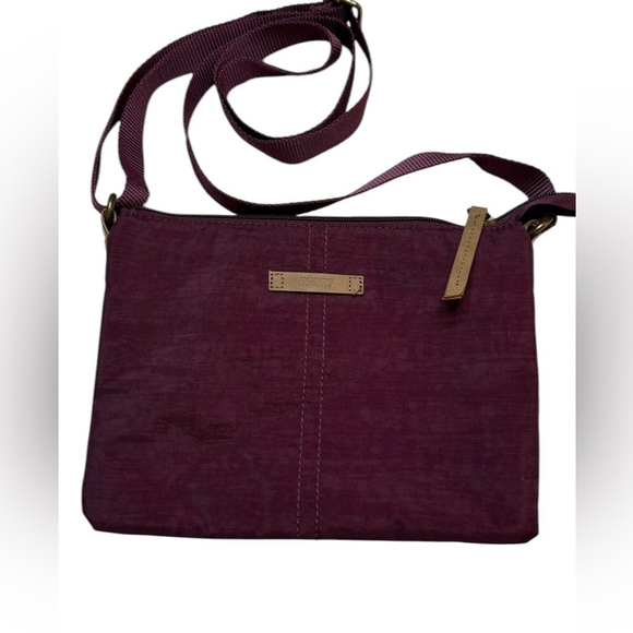 ROOTS Crossbody Nylon Bag NWOT - Picture 1 of 9